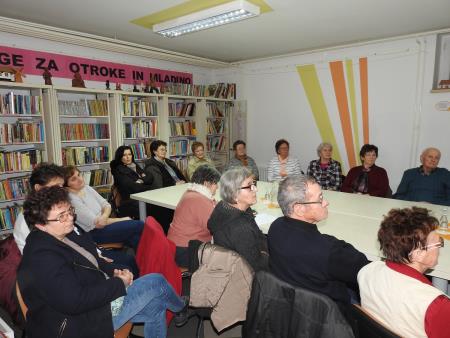 V prostorih Knjižnice in čitalnice Razkrižje je potekalo predavanje v okviru projekta SuhDan 8